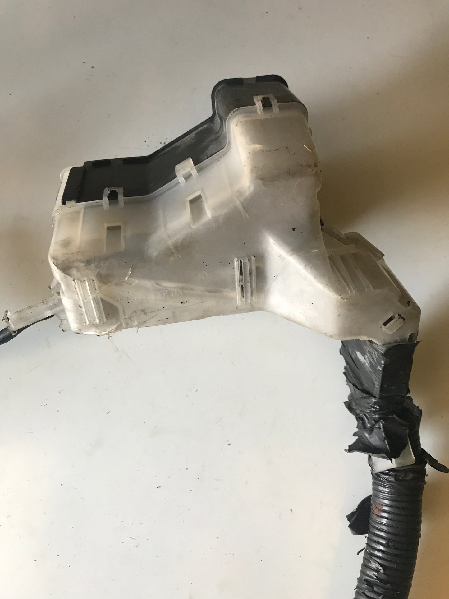 Fusilera Externa Motor Nissan Sentra B15 2001 2008 1.8