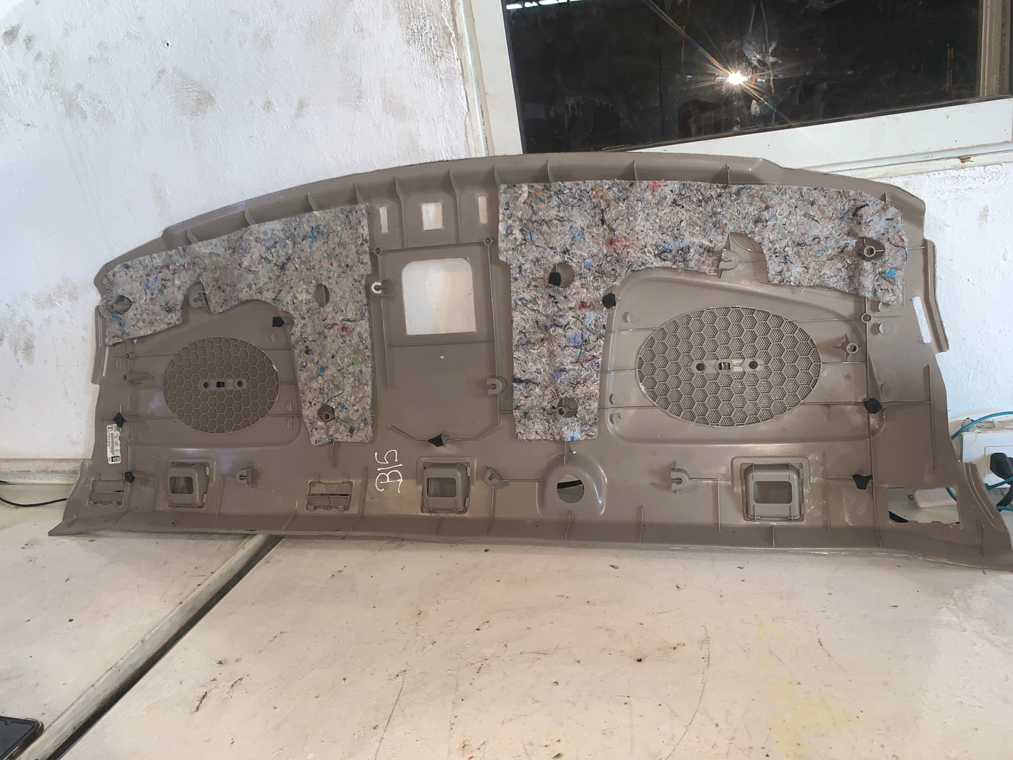 Tapa Corneta Trasera Nissan Sentra B15 2001 2007