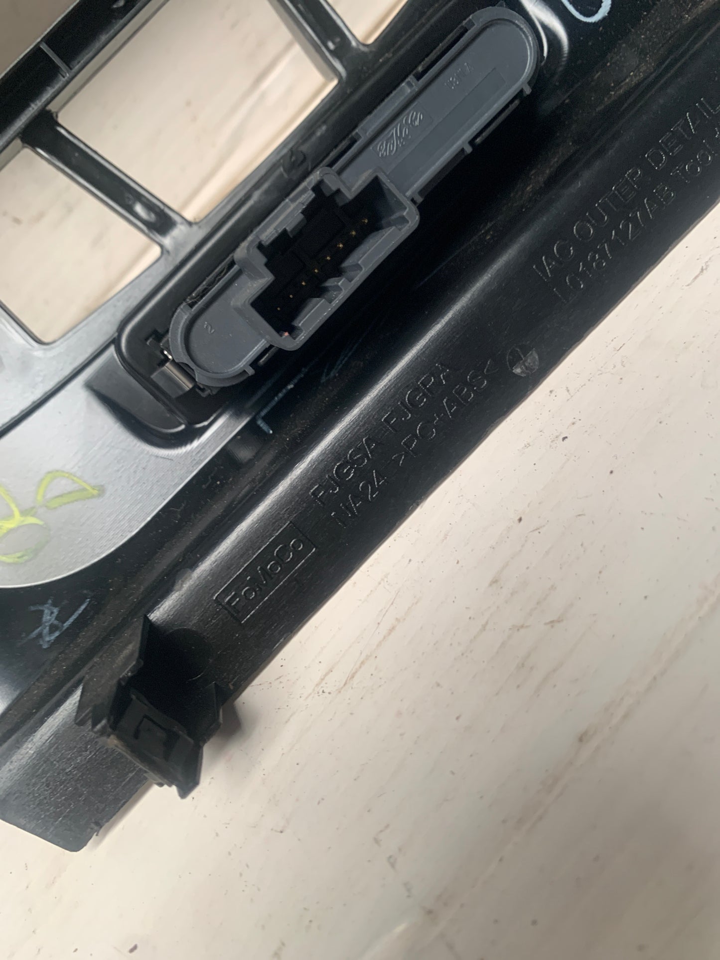 Tablero Frontal Marco Aire Radio Ford Fusion 2011