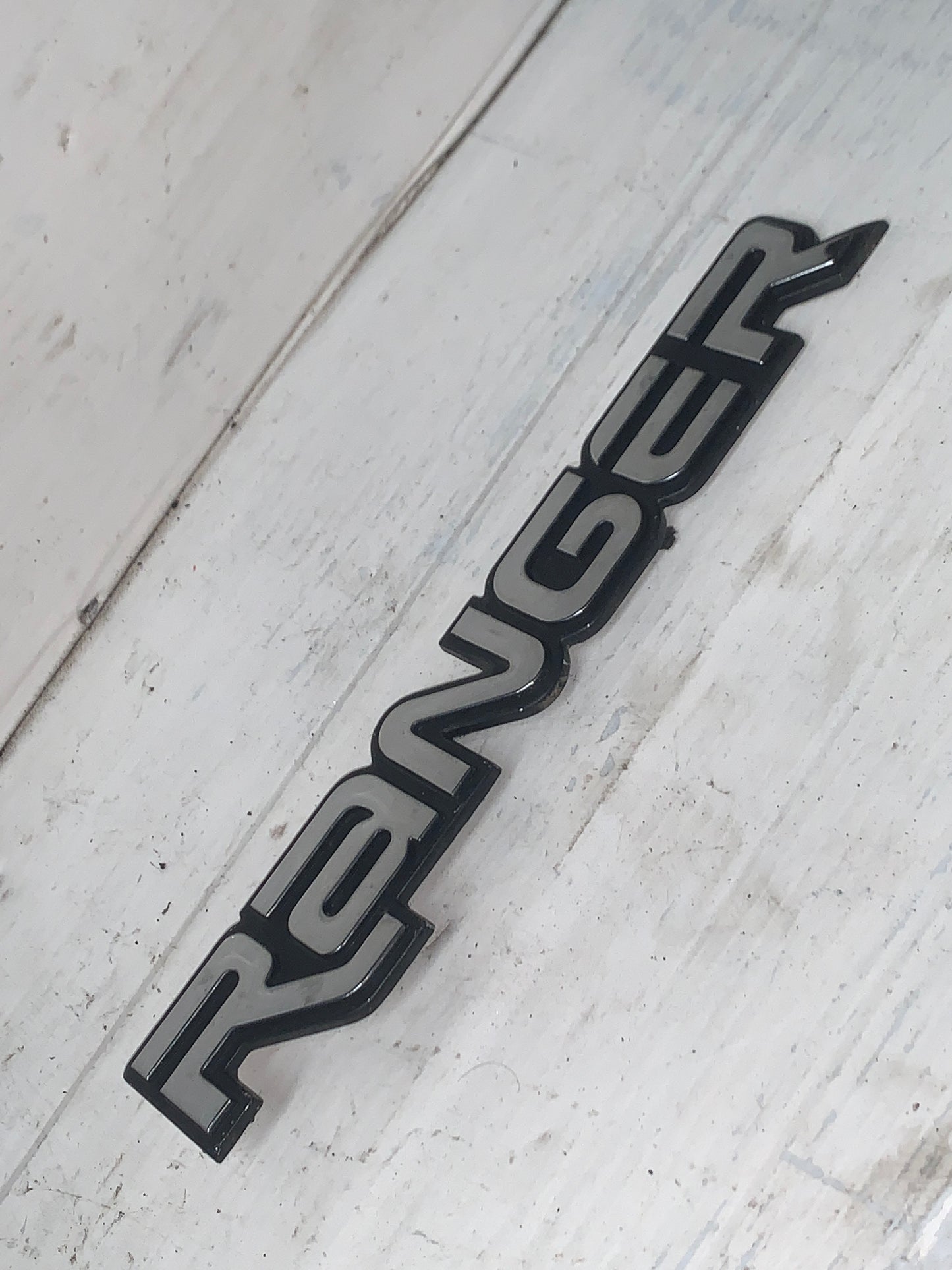 Emblema Letra Ranger Ford