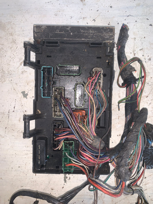 Fusilera Chevrolet Sunfire Cavalier 1995 2001 Tapa Lisa