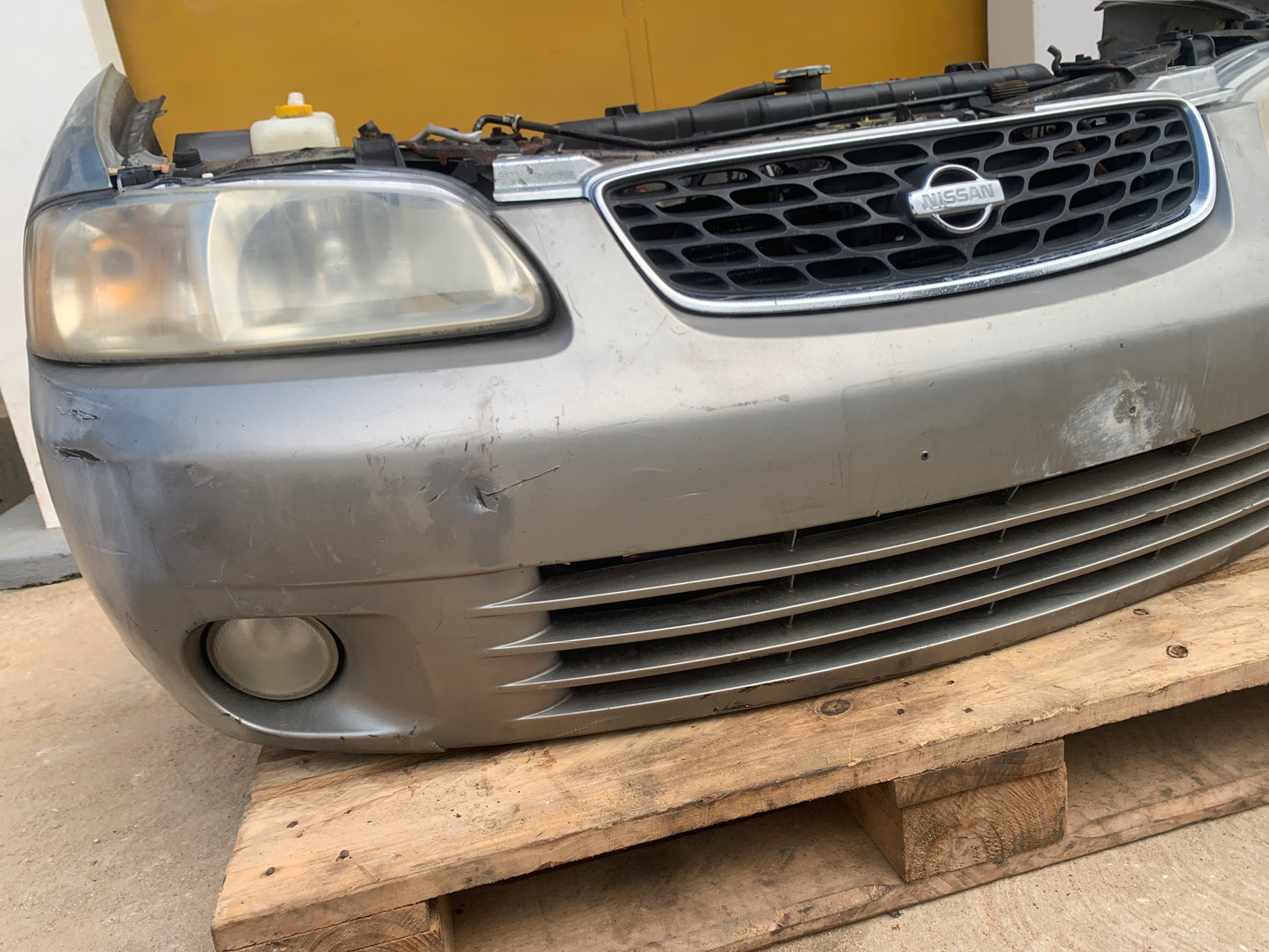 Clip Nissan Sentra B15 2001 2004