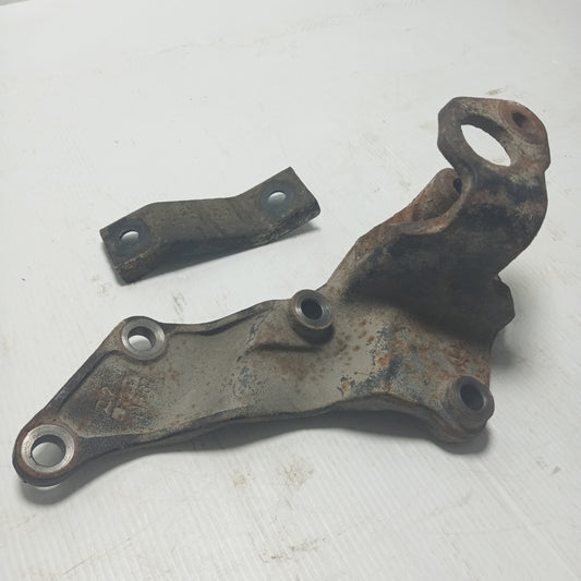 Base Soporte Caja Nissan B16