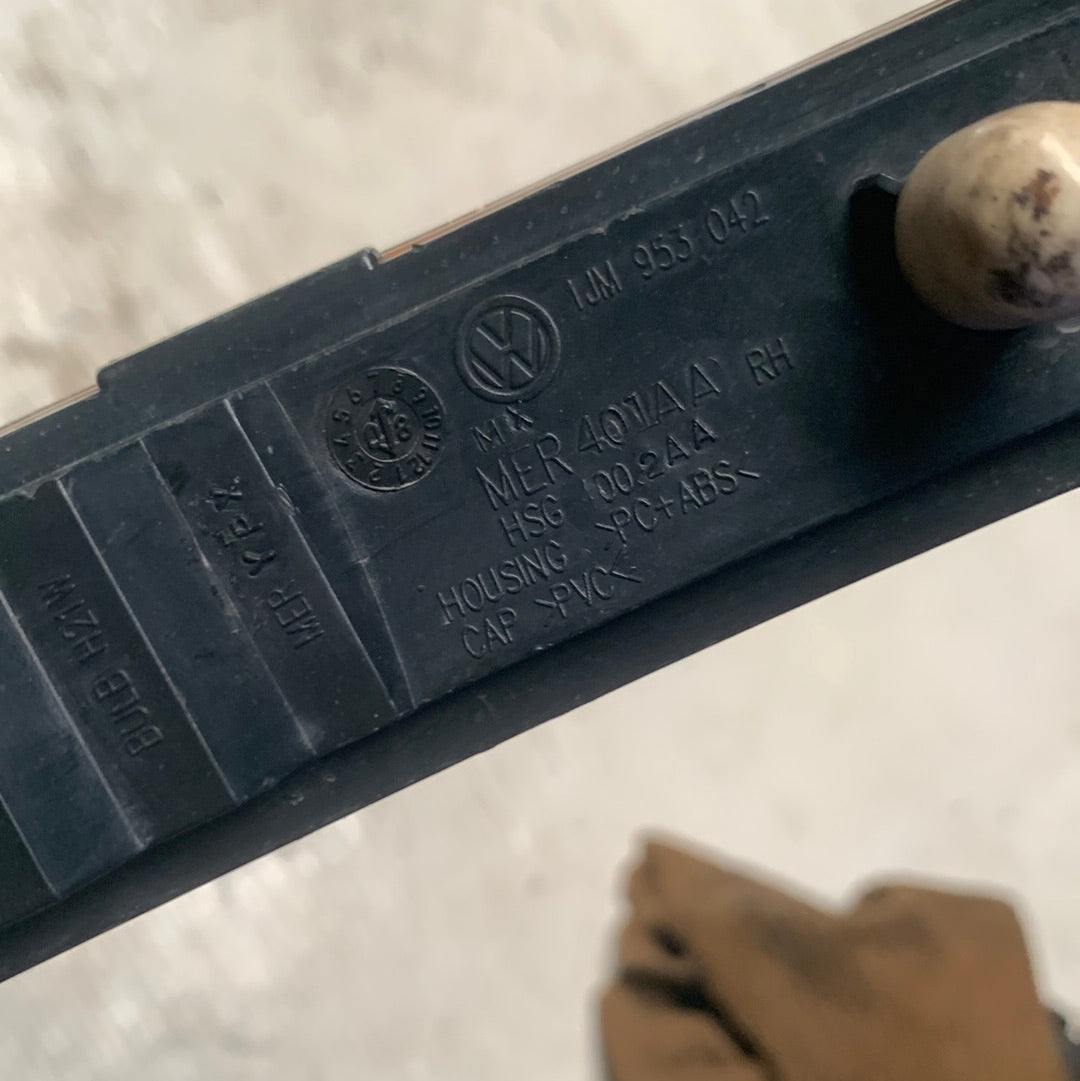 Cocuyo Faro Luz De Cruce Parachoque Bora 2008 2009