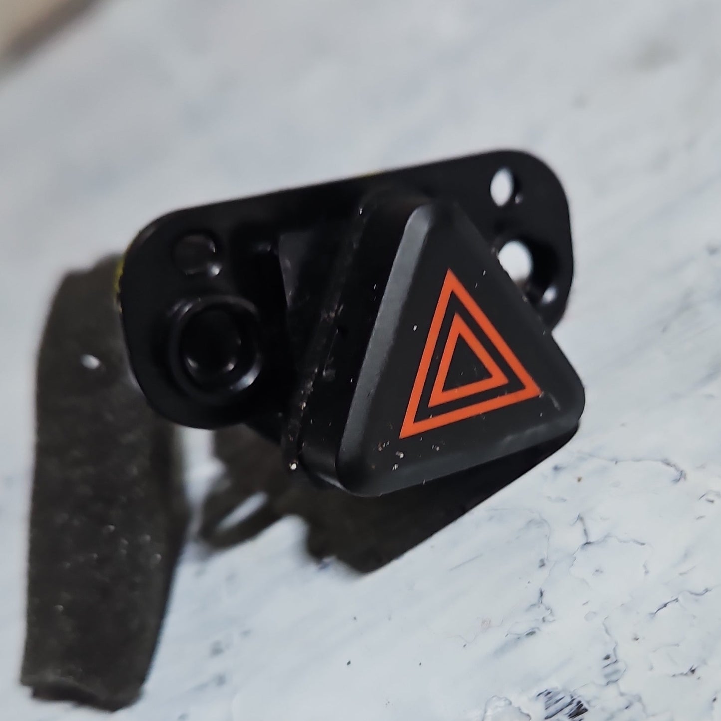 Boton Tecla Luz Emergencia Chverolet Orlando 2012