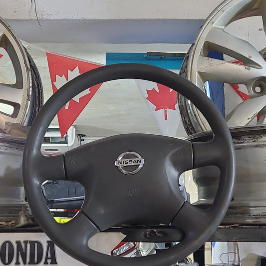 Volante Nissan Sentra B15