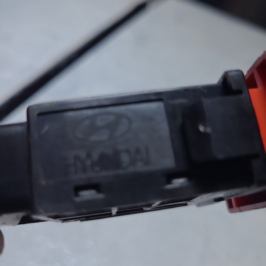 Boton Tecla Luz Emergencia Hyundai Elantra 2001