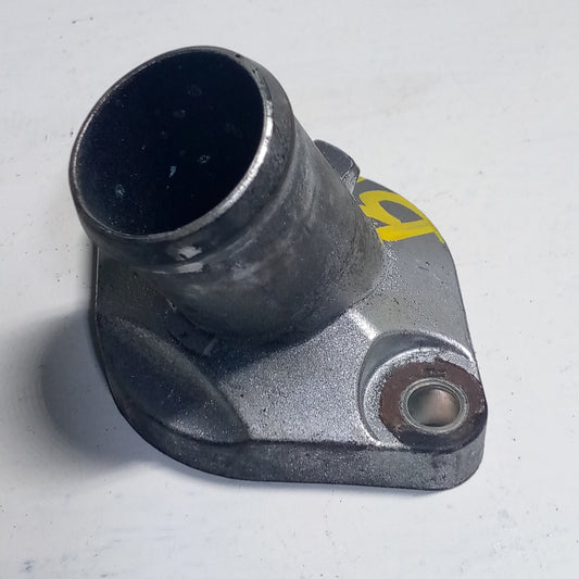 Toma De Agua Plástica Nissan Sentra B16