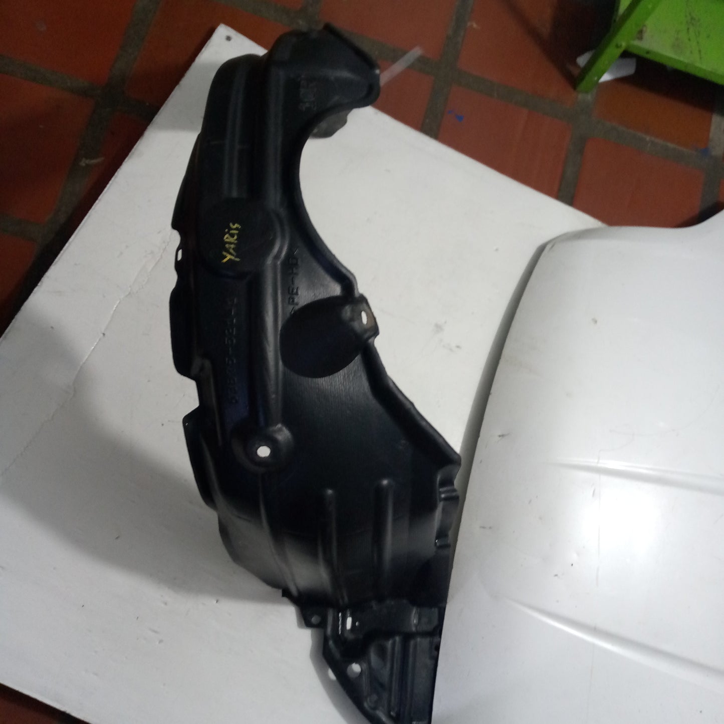 Guardapolvo Delantero Toyota Yaris 2006 2010 Sport