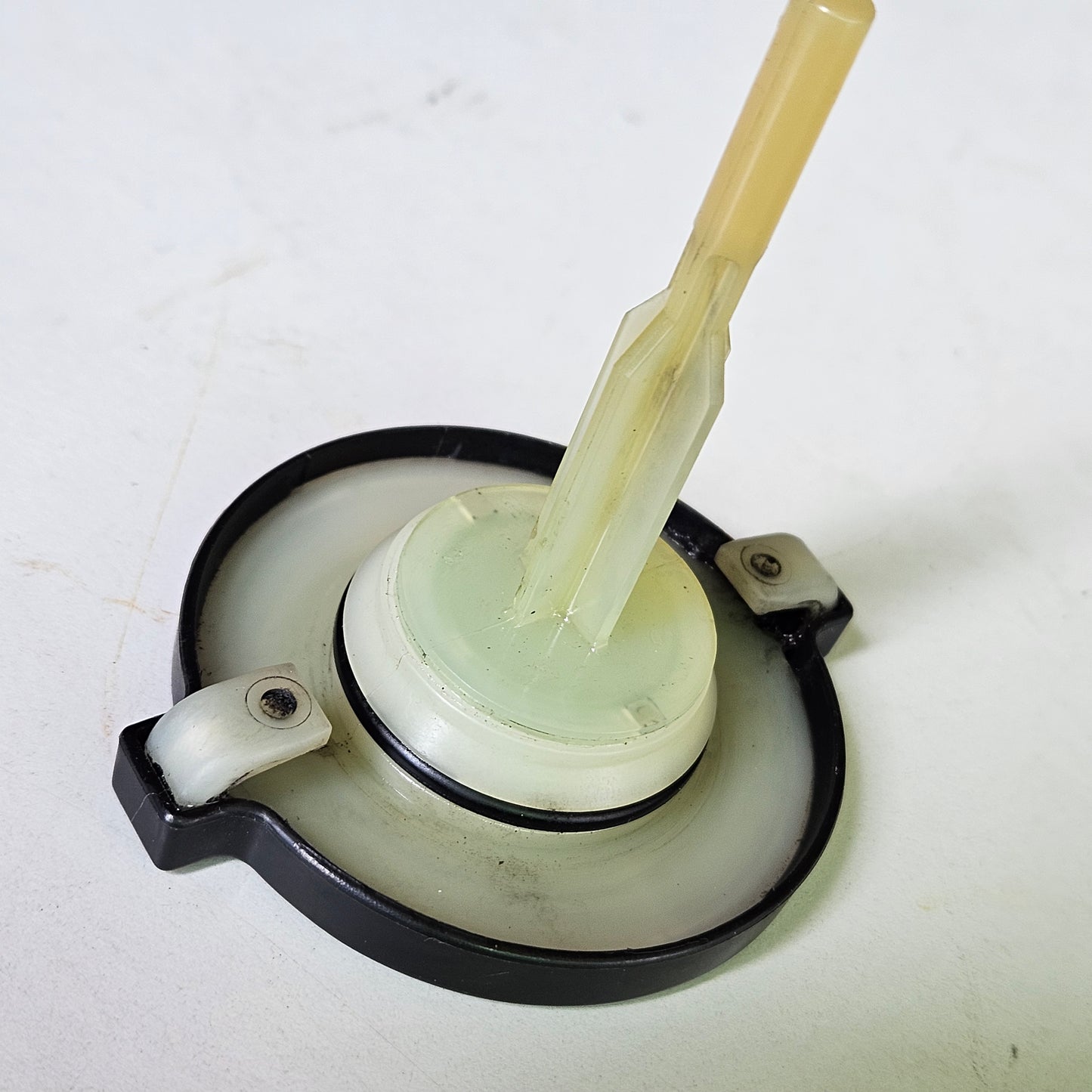 Tapa Envase Deposito Aceite Hidraulica Corolla Meru Hilux Camry