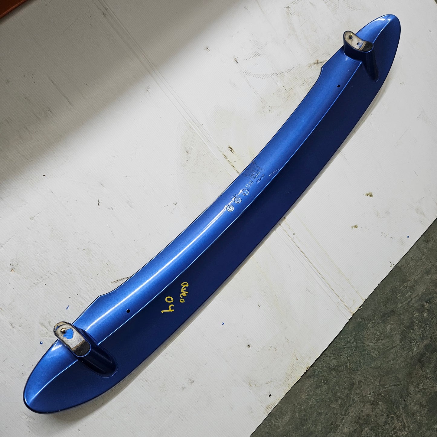 Spoiler Chevrolet Aveo Compuerta 2004