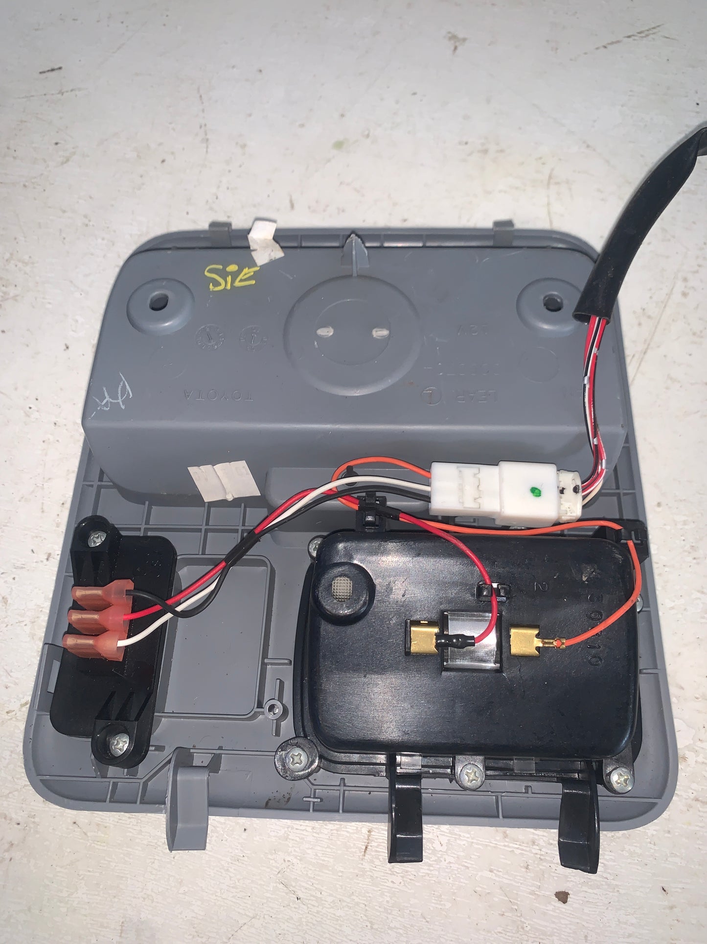 Lampara Techo Delantero Toyota Sienna 1997 2003