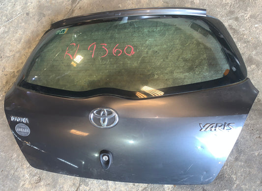 Compuerta Toyota Yaris 2009 2010