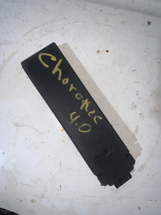 Tapa Fusilera Jeep Grand Cherokee 4.0 1995 2006