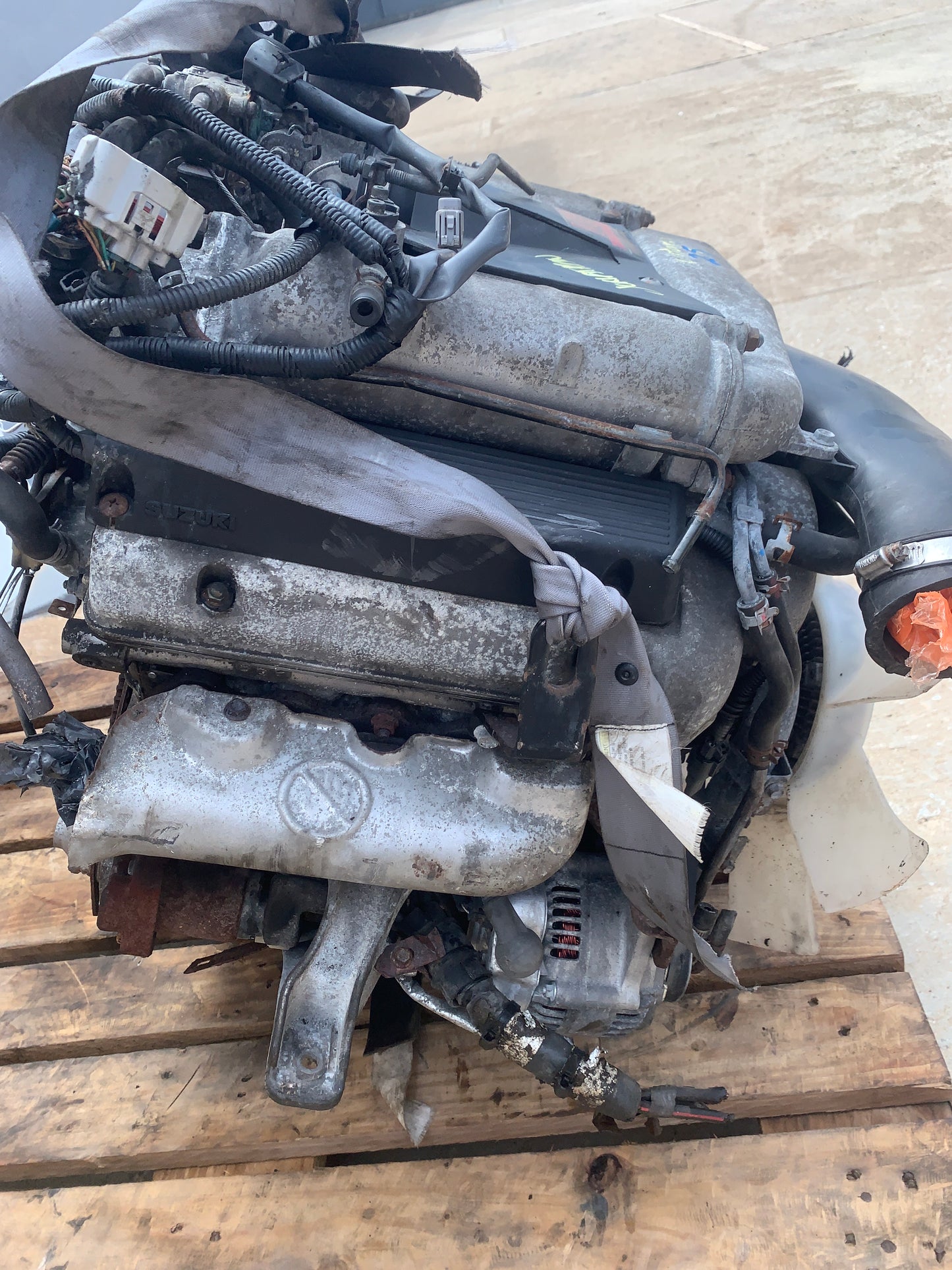 Motor 7/8 Suzuki Grand Vitara 2001 2004 V6 XL7 2.5