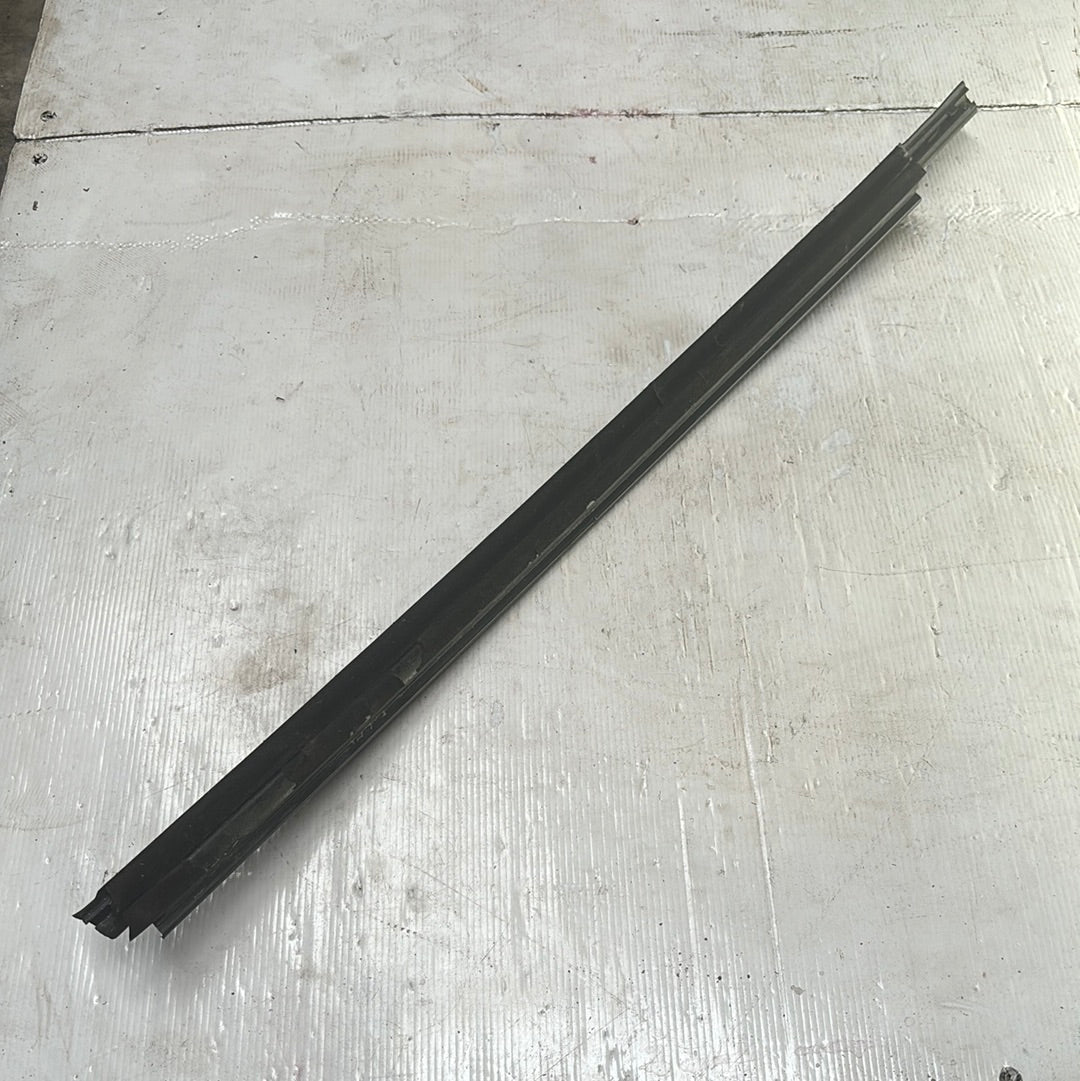 Cepillo Lamevidrio Interno Ford Explorer 2011 2015