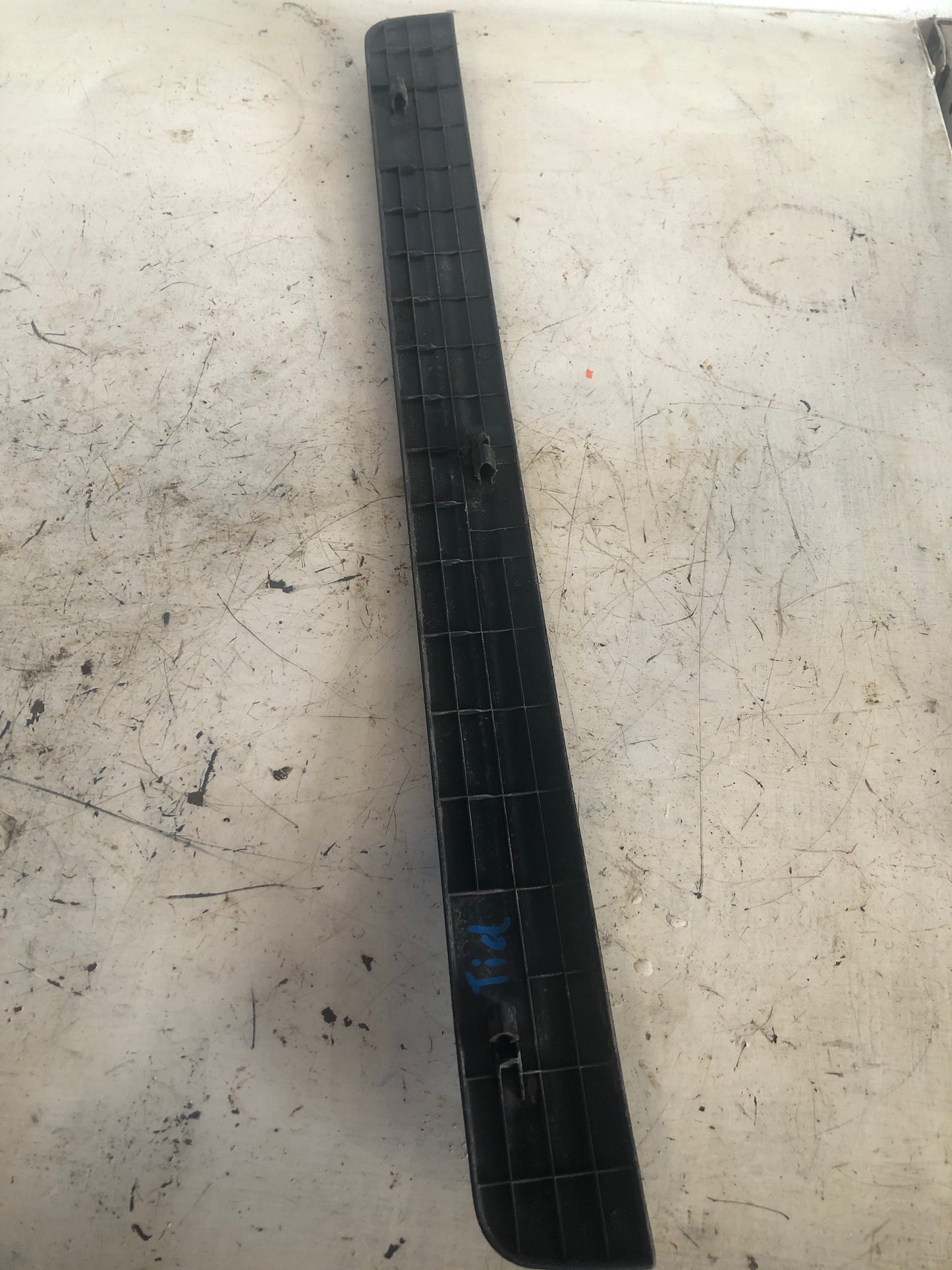 Posa Pie Delantero Nissan Tiida Compuerta