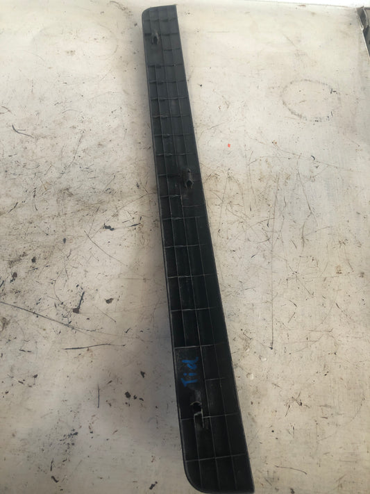 Posa Pie Delantero Nissan Tiida Compuerta