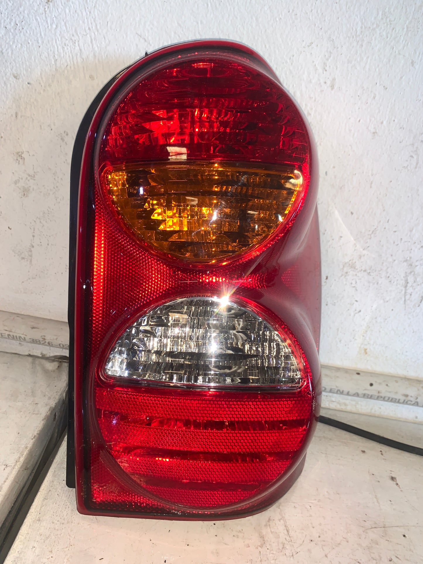 Stop Trasero Jeep Liberty 2002 2004