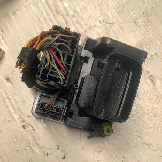 Rejilla Lateral Izquierda Volkswagen Bora Mando Luces