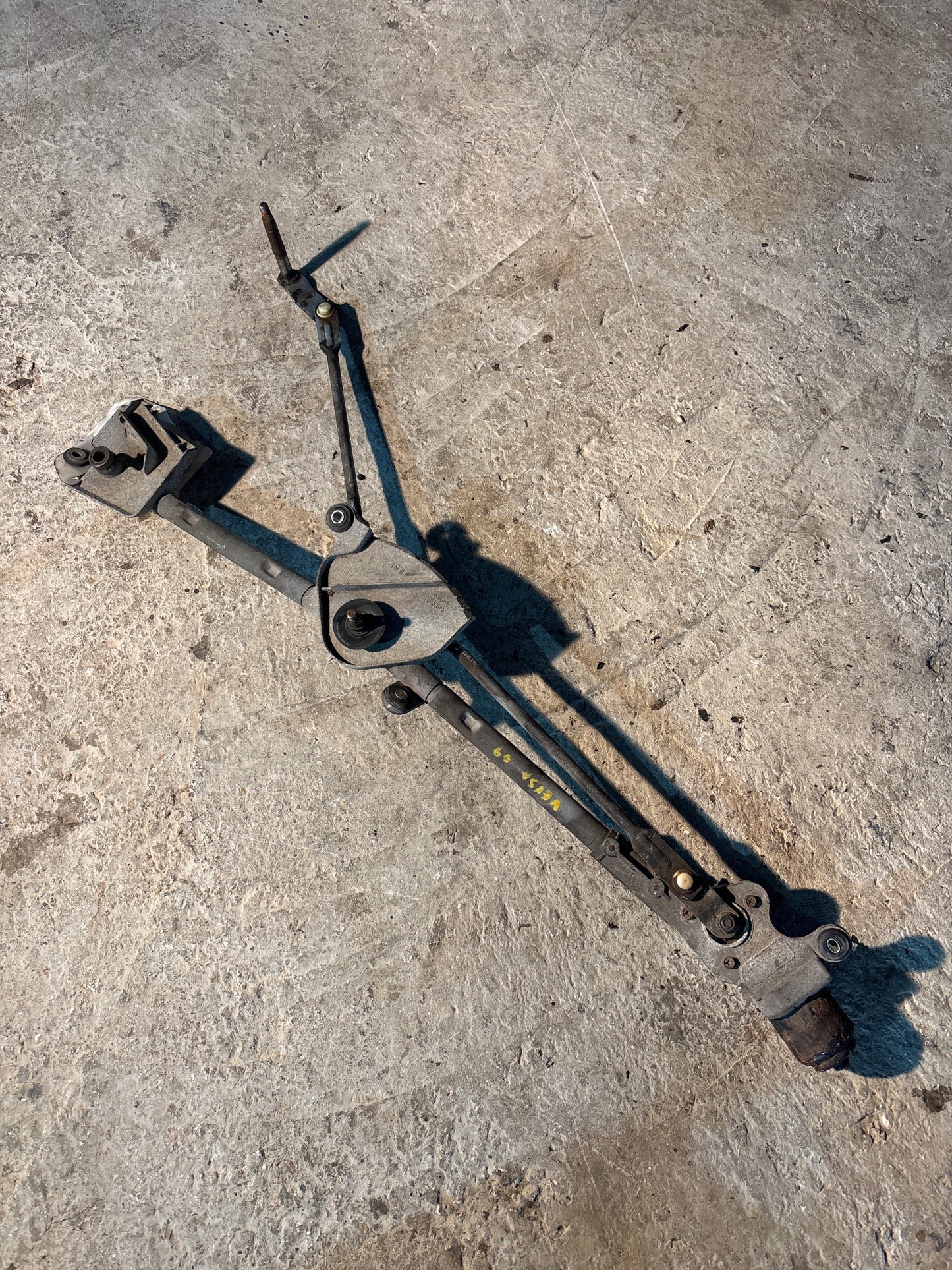 Motor Brazo Limpia Parabrisa Nissan Tiida 2009 2012