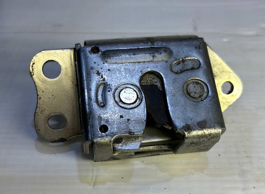 Cerradura De Maleta Toyota Yaris 2000 2005