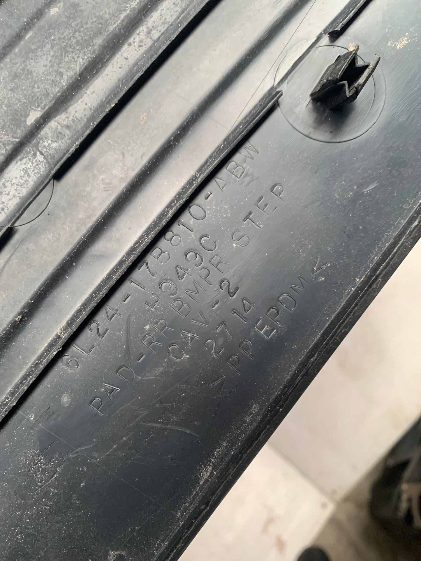 Pisa Pie Trasero Compuerta Ford Explorer Eddie Bauer