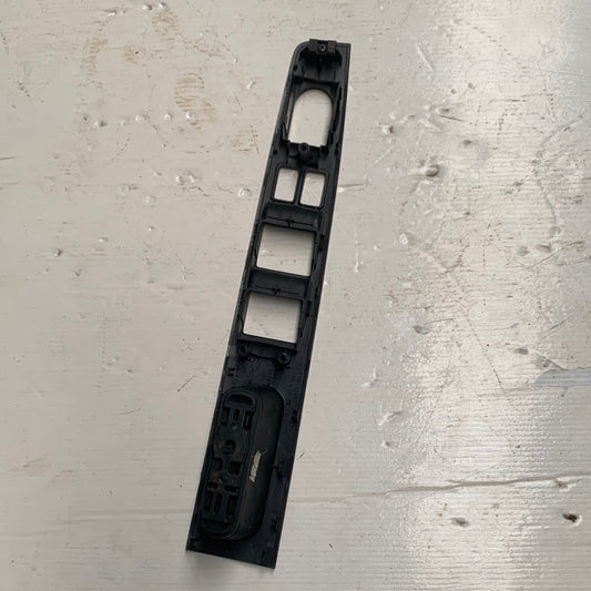 Embellecedor Mando Vidrio Nissan Sentra B16