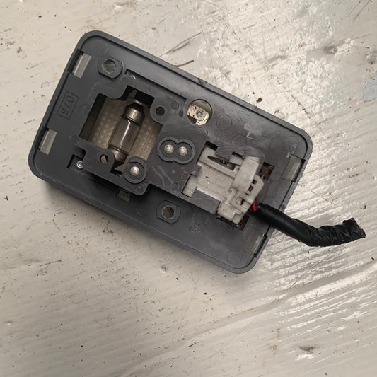 Lampara Luz Techo Central Maleta Interna Nissan Pathfinder 2001 2004