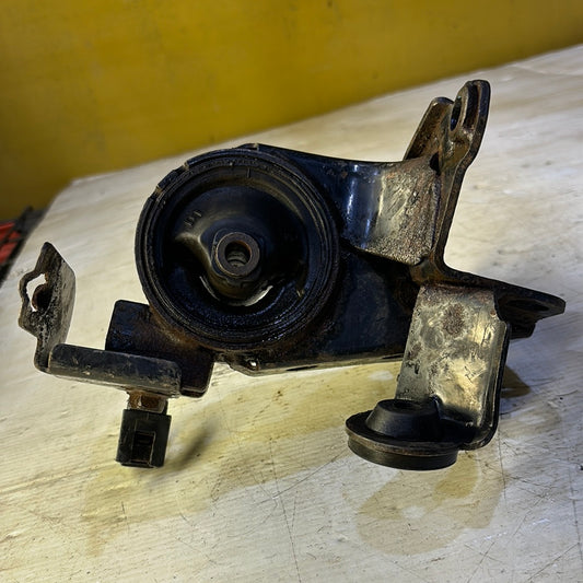 Soporte De Caja Nissan B15 2.5 Original