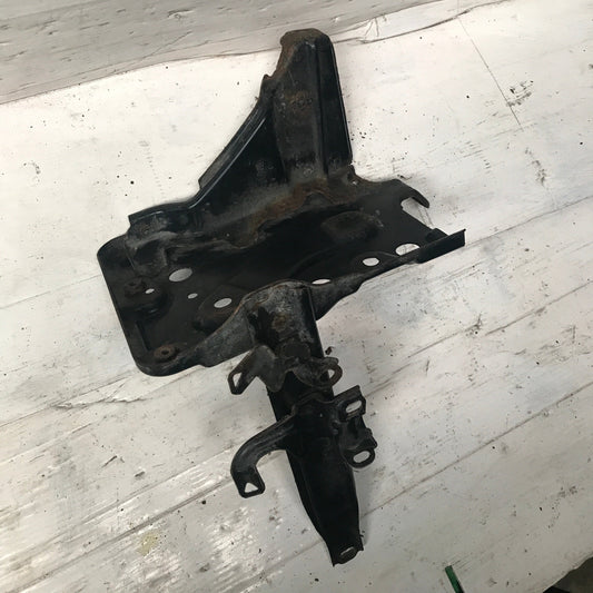 Base Soporte Inferior Bateria Toyota Yaris 2006 2010 Sport Belta