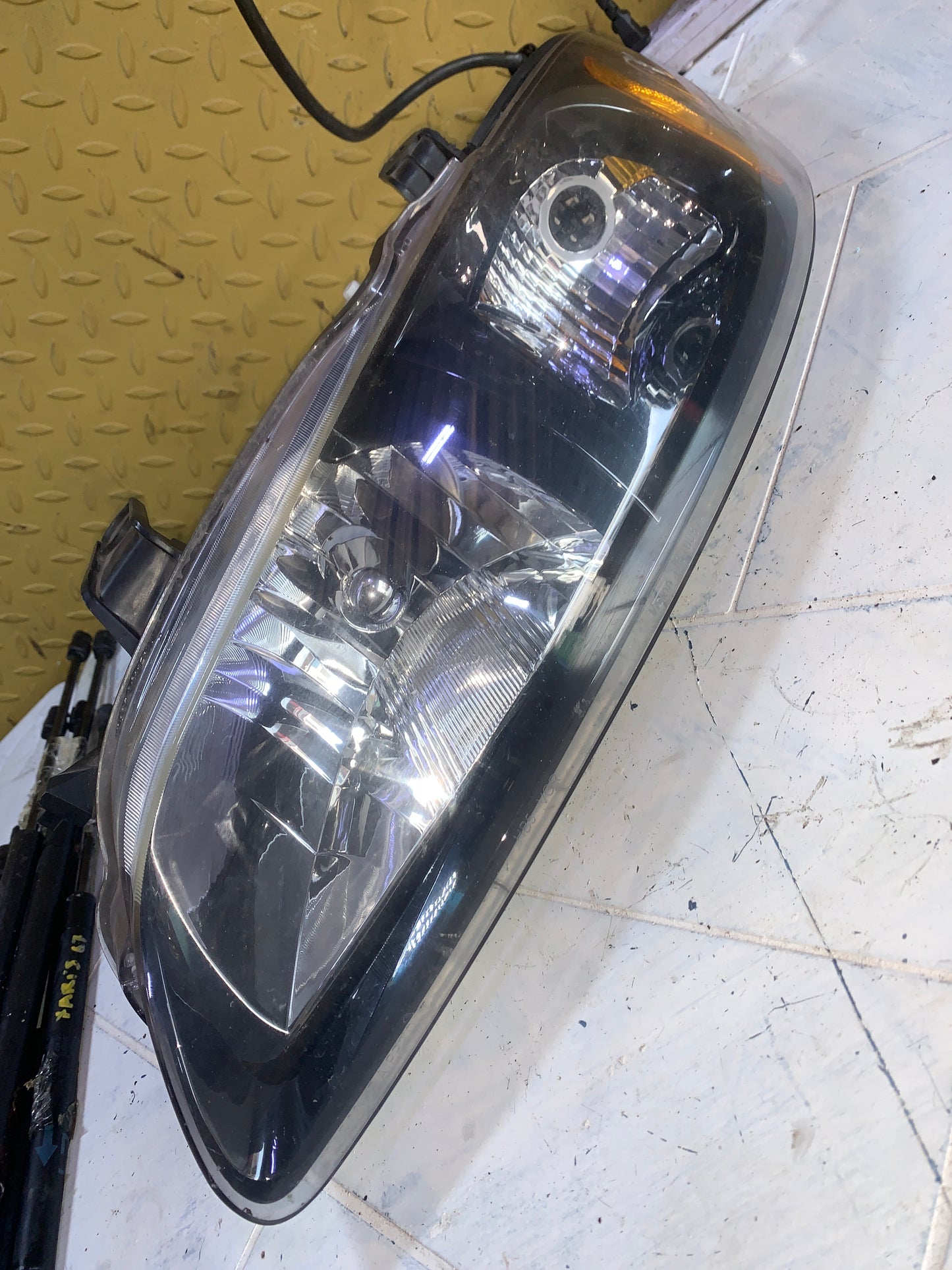 Faro Nissan Sentra B15 Fondo Negro 2001 2004