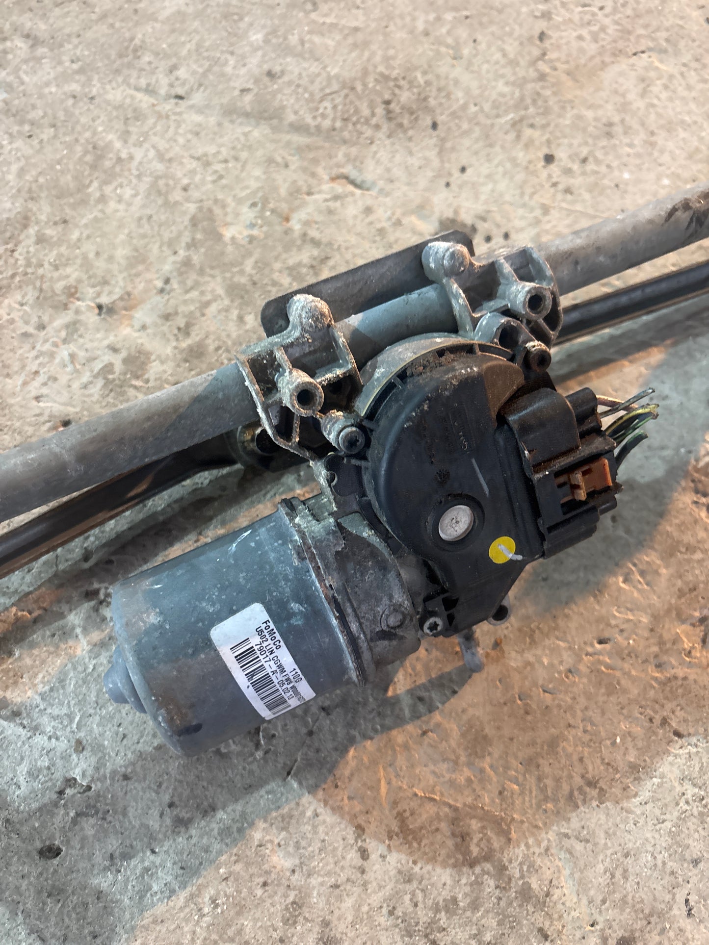 Motor Brazo Limpia Parabrisa Delantero Ford Explorer 2011 2016