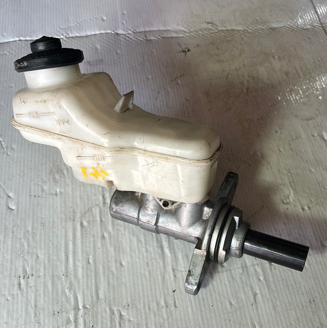 Bomba De Freno Toyota Corolla GLI 2009 2014 Importada