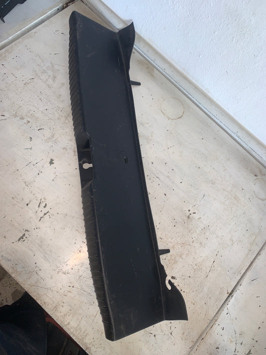 Embellecedor Inferior Maleta Mazda6 2004 2008