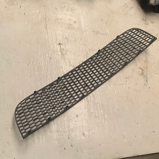 Parrilla Delantera Inferior Paragolpe Grilla Volkswagen Bora