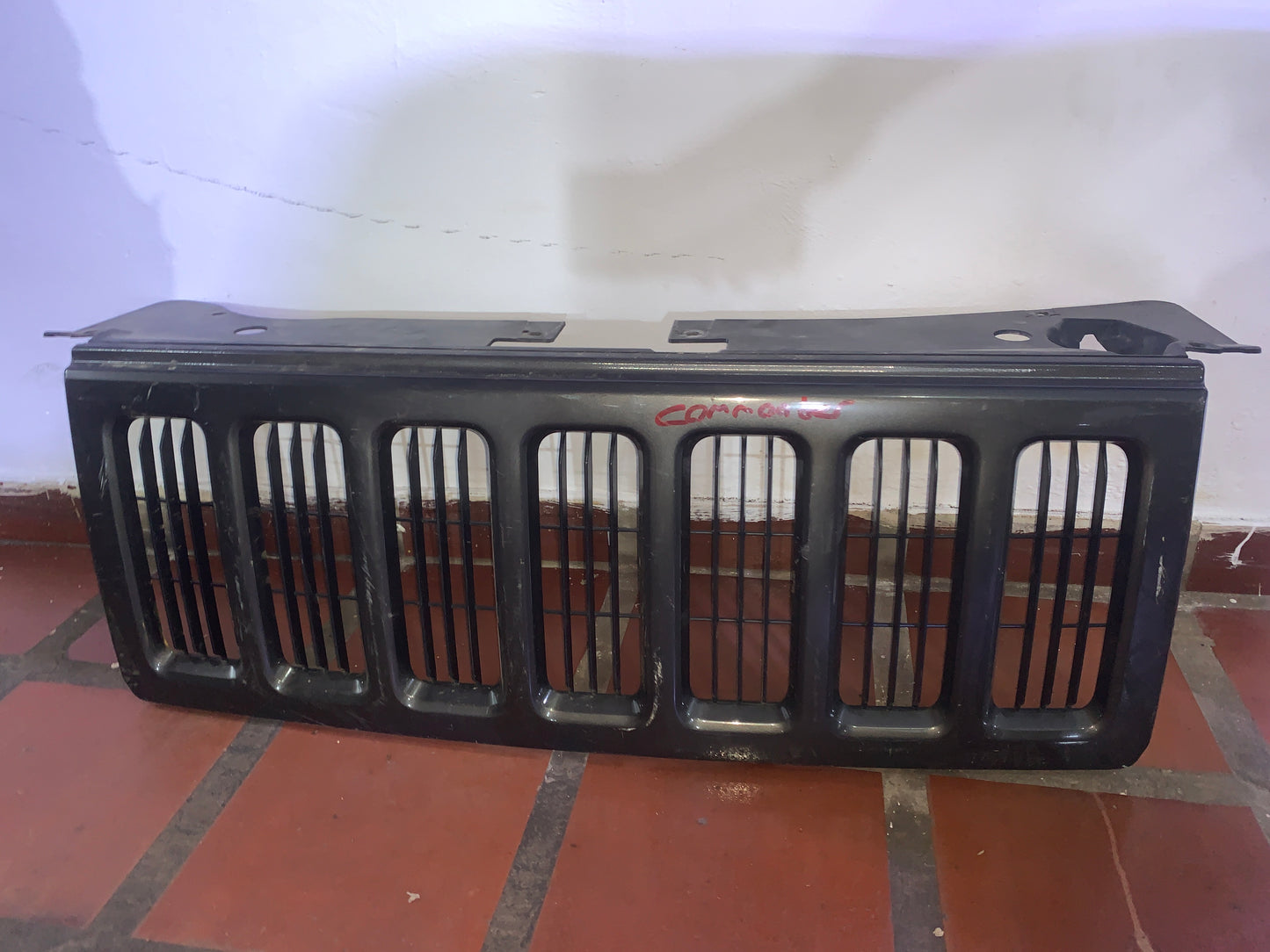 Parrilla Delantera Frontal Jeep Commander 2005 2010