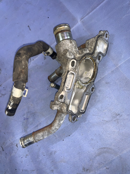 Toma De Agua Nissan Tiida 1.8