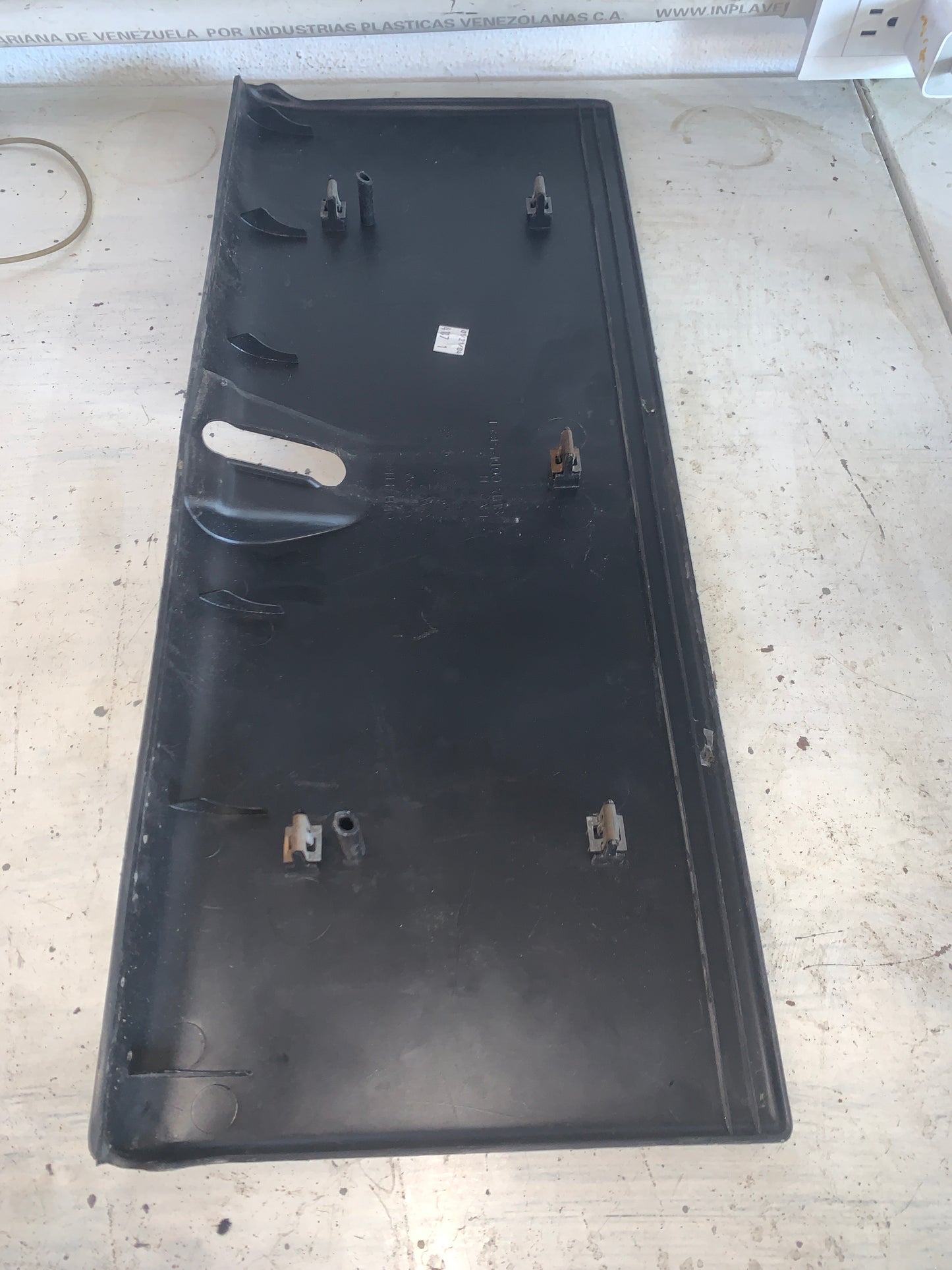 Embellecedor Inferior Maleta Dodge Neon 2002 2006