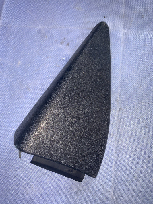Tapa Triangulo Interno Puerta Chevrolet Silverado 1998 2002