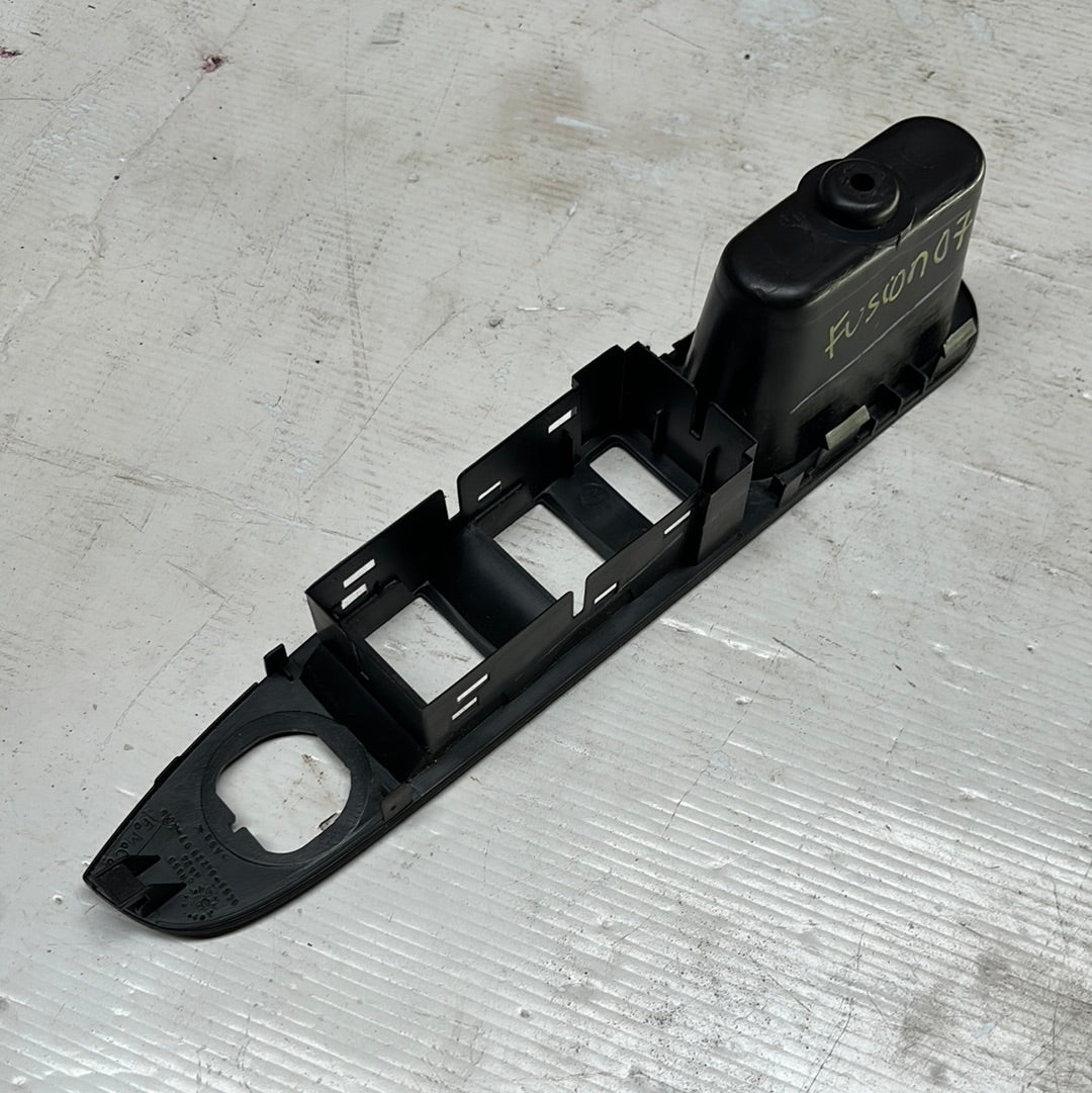 Embellecedor Mando Vidrio Ford Fusion