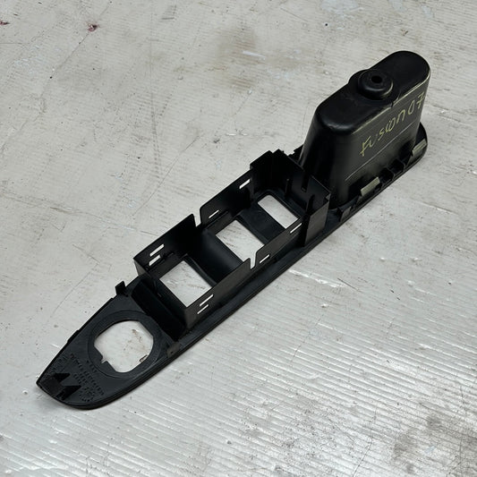 Embellecedor Mando Vidrio Ford Fusion