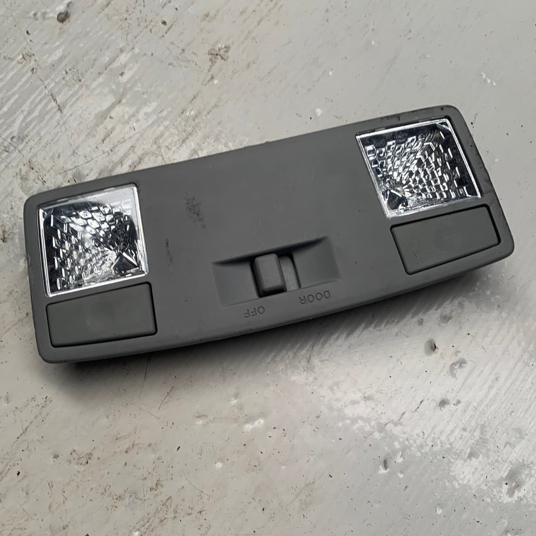 Lampara Luz Techo Central Mazda 6 Mazda3 Mazda5