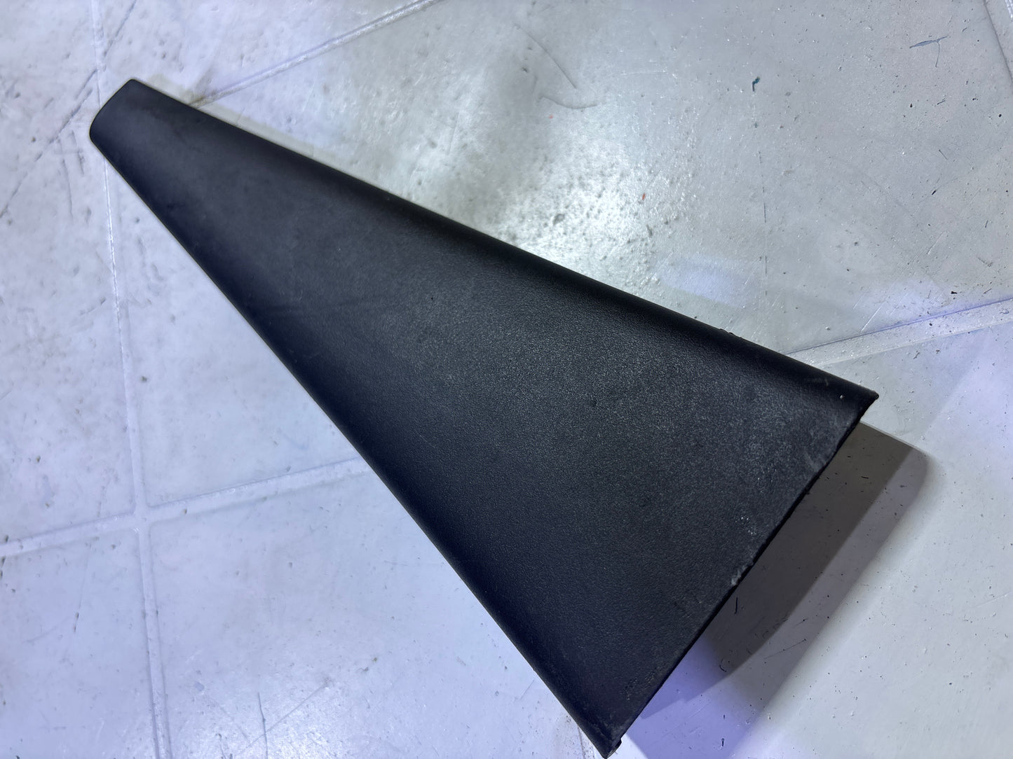 Tapa Triangulo Interno Puerta Trasera Chevrolet Aveo