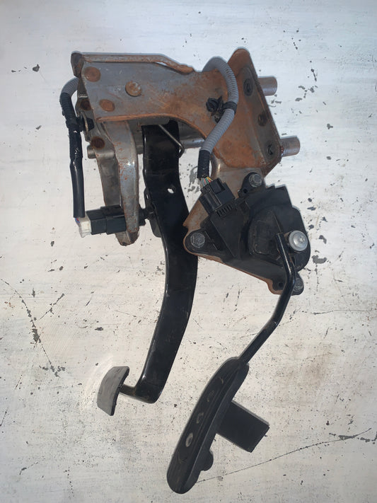 Pedal Freno Acelerador Nissan Tiida