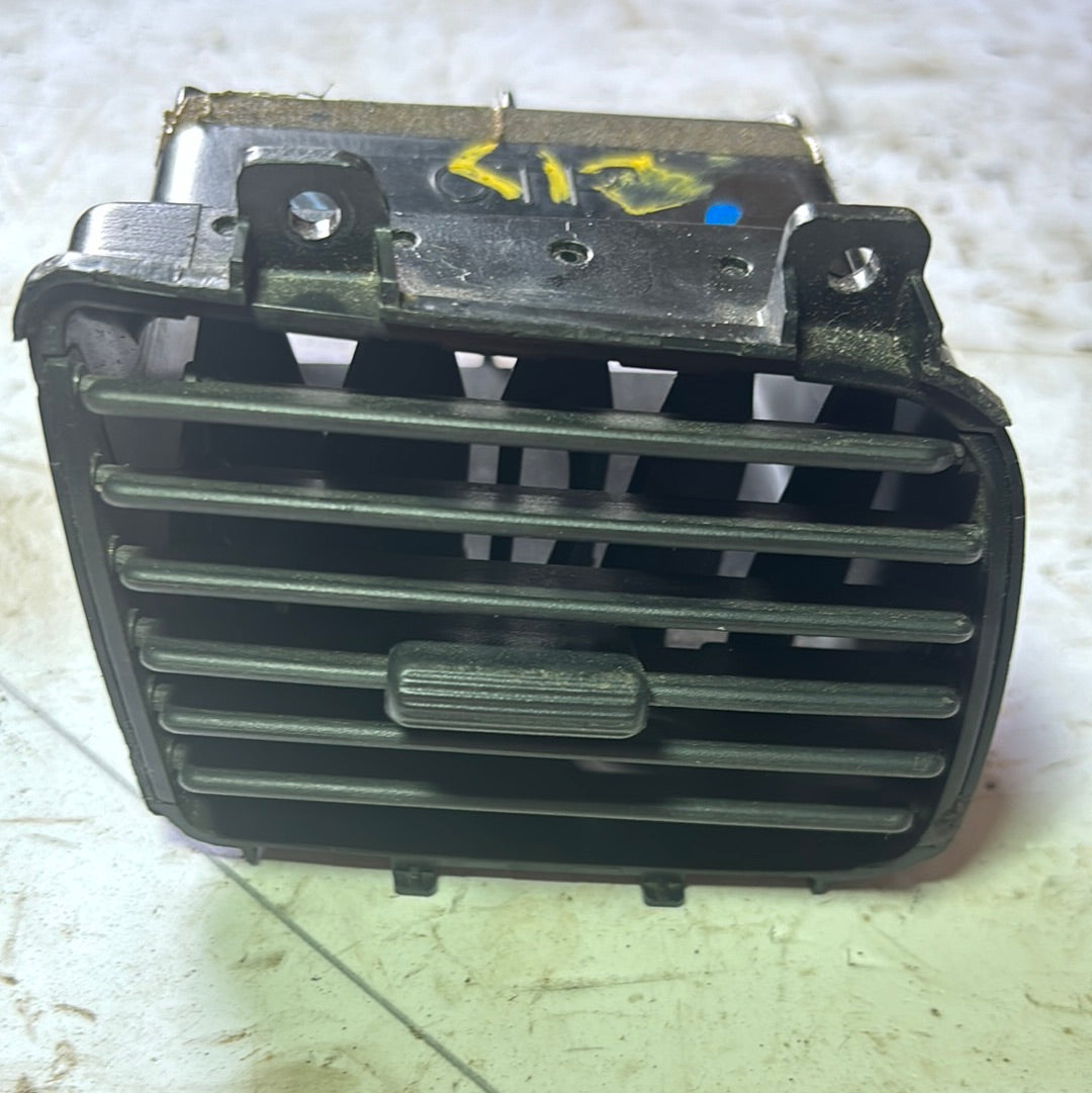 Rejilla Aire Nissan B15 Izquierda