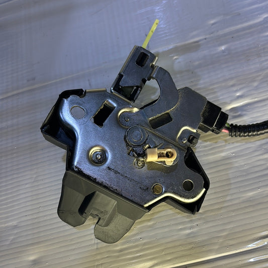 Cerradura De Maleta Toyota Corolla GLI 2009 2014