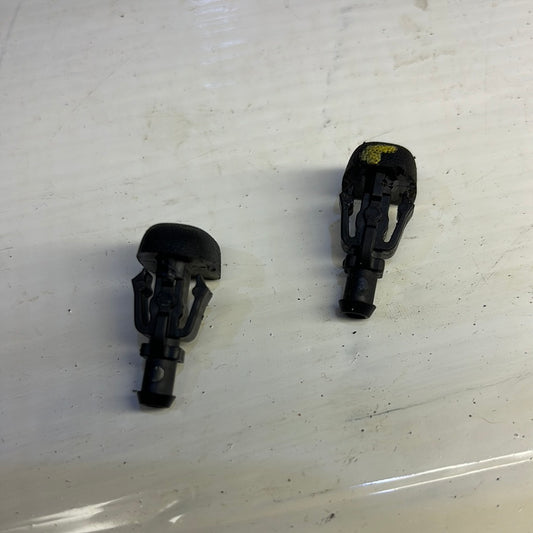 Sapitos Rociadores Limpia Parabrisas Sentra B16