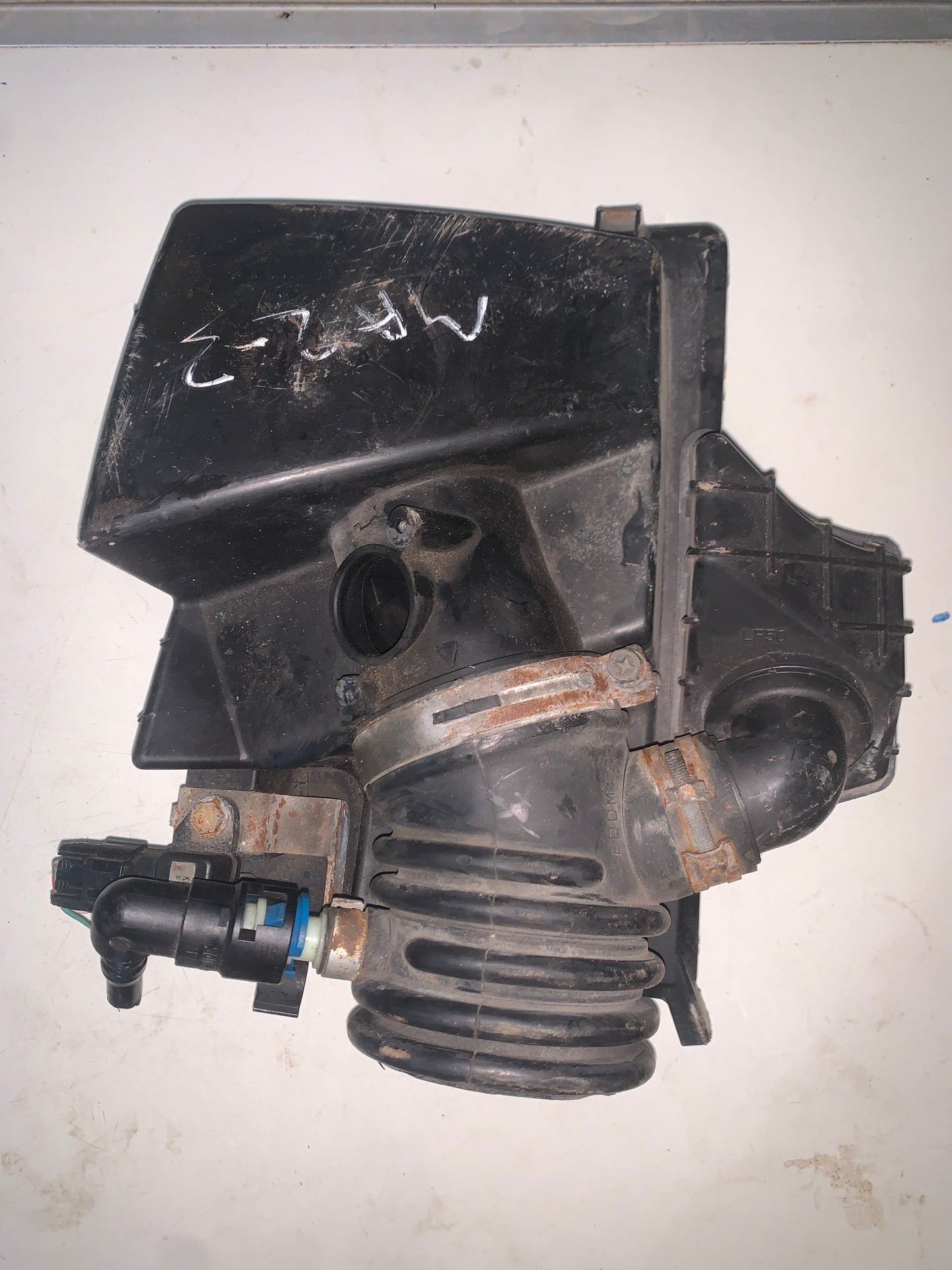 Tapa Filtro Superior Purificación Aire Mazda3 2.0 2005 2010