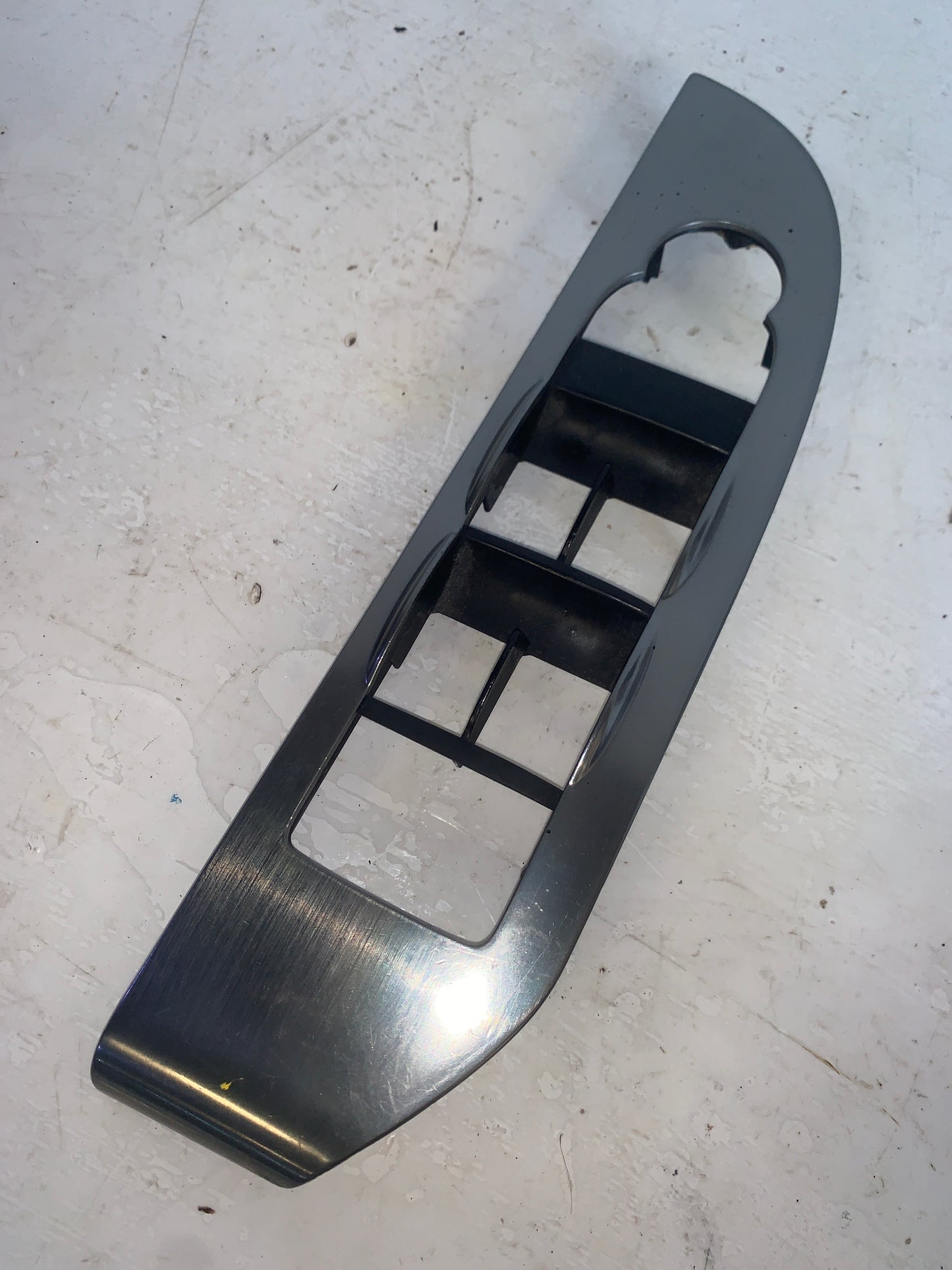 Moldura Mando Eleva Vidrio Piloto Chevrolet Tahoe Avalanche 2006 2010